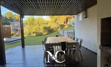 Casa en venta en costa esmeralda