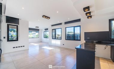 Venta - Casa 4 ambientes con pileta y parrilla - Rúmenco 