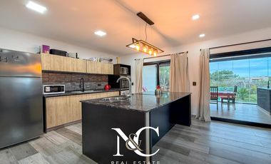 Casa en venta en Costa Esmeralda 4 amb piscina