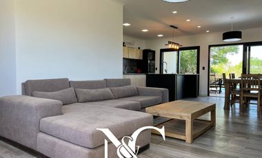 Casa en venta en Costa Esmeralda 4 amb piscina