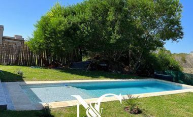 Casa en venta en Costa Esmeralda 4 amb piscina