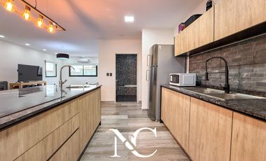 Casa en venta en Costa Esmeralda 4 amb piscina