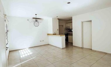 Departamento en venta - 2 dormitorios, 1 baño, cochera - 105mts2 - City Bell