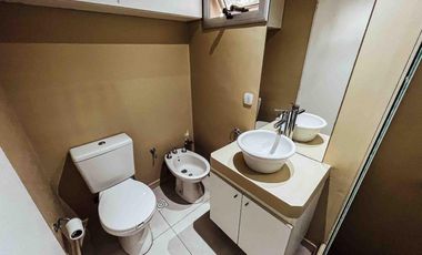 Departamento en venta - 2 dormitorios, 1 baño, cochera - 105mts2 - City Bell