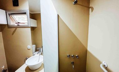 Departamento en venta - 2 dormitorios, 1 baño, cochera - 105mts2 - City Bell