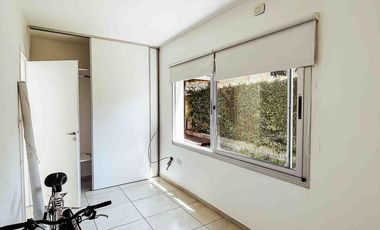Departamento en venta - 2 dormitorios, 1 baño, cochera - 105mts2 - City Bell