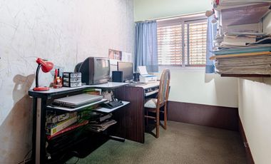 Casa 4 Amb con parque, quincho y piscina en la mejor zona de ramos mejia. Lote de 8,66x40