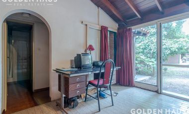 Casa 4 Amb con parque, quincho y piscina en la mejor zona de ramos mejia. Lote de 8,66x40