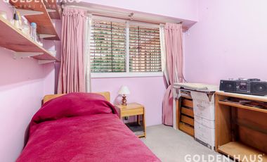 Casa 4 Amb con parque, quincho y piscina en la mejor zona de ramos mejia. Lote de 8,66x40