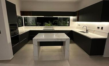 Casa 4 recámaras| zona norte| en privada con campo de golf