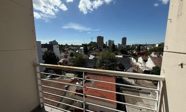 Departamento de dos ambientes con cochera en Alquiler en Wilde Centro
