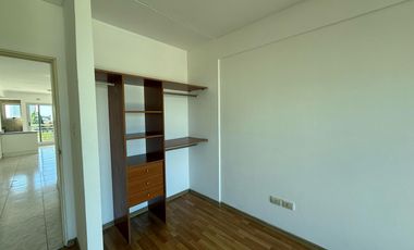 Departamento de dos ambientes con cochera en Alquiler en Wilde Centro