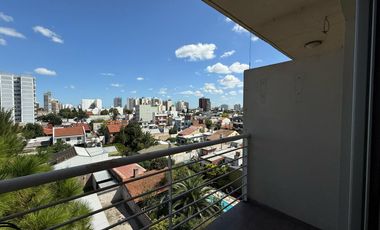 Departamento de dos ambientes con cochera en Alquiler en Wilde Centro