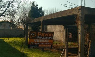 LOTE CON LOZA EN LONGCHAMPS