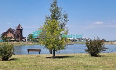 Terreno a la Laguna en Barrio Principado de San Vicente, canning