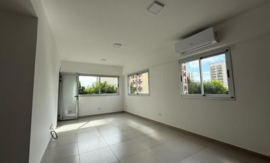 Oficina comercial a la venta en Wilde Centro