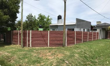 Casa en venta - 1 dormitorio 1 baño - cochera - Gambier, La Plata