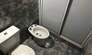 Casa en venta - 1 dormitorio 1 baño - cochera - Gambier, La Plata