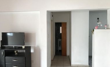 Casa en venta - 1 dormitorio 1 baño - cochera - Gambier, La Plata