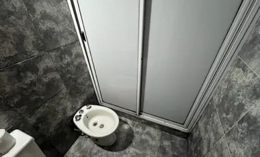 Casa en venta - 1 dormitorio 1 baño - cochera - Gambier, La Plata