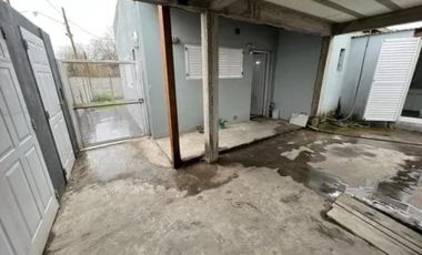 Casa en venta - 1 dormitorio 1 baño - cochera - Gambier, La Plata