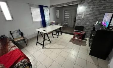Casa en venta - 1 dormitorio 1 baño - cochera - Gambier, La Plata