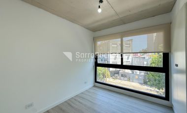 Venta departamento 3 ambientes con balcon y cochera en Haedo.
