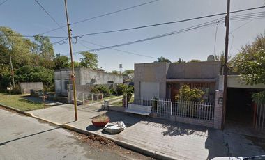 Casa en venta - 2 dormitorios 2 baños -597mts2 totales - Magdalena