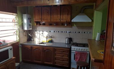 Casa en venta - 2 dormitorios 2 baños -597mts2 totales - Magdalena