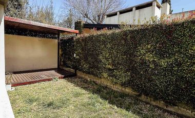 Casa en venta - 2 dormitorios 1 baño - Cochera - 105mts2 - City Bell