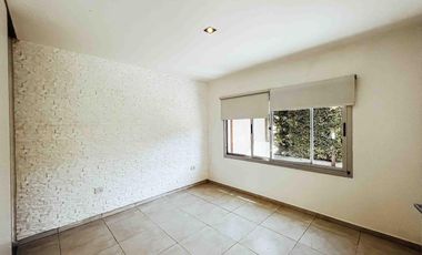 Casa en venta - 2 dormitorios 1 baño - Cochera - 105mts2 - City Bell