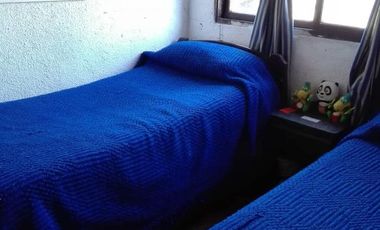 Casa en venta - 4 dormitorios 2 baño - cochera - 300mts2 - Los Hornos, La Plata