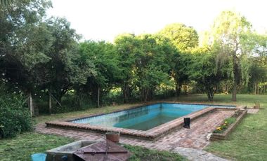 Casa en venta - 3 dormitorios 2 baños -  cochera - 8701mts2 - Villa Elisa