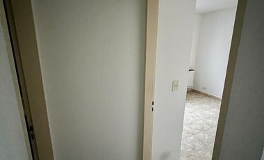2 ambientes en Complejo Cerrado - Banfield Este - Venta Directa!!