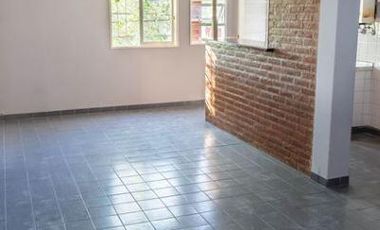 Departamento en venta - 3 Dormitorios 1 Baño 1 Cochera- 58mts2 - Villa Elvira [FINANCIADO]