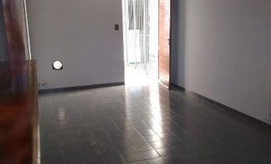 Departamento en venta - 3 Dormitorios 1 Baño 1 Cochera- 58mts2 - Villa Elvira [FINANCIADO]