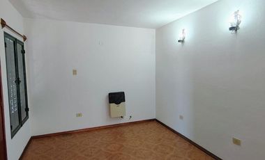 AMPLIO DEPARTAMENTO EN ALQUILER EN BARRIO SAN VICENTE