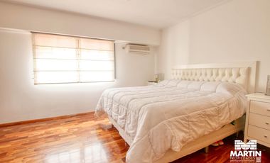 Casa duplex 5 ambientes con baño y toilette playroom jardin pileta quincho 2 cocheras