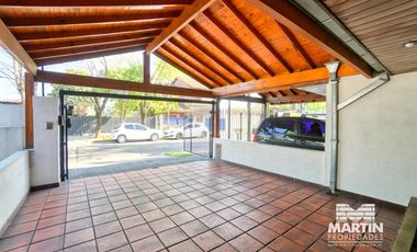 Casa duplex 5 ambientes con baño y toilette playroom jardin pileta quincho 2 cocheras