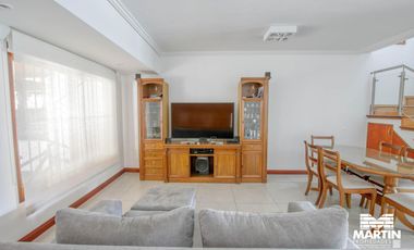 Casa duplex 5 ambientes con baño y toilette playroom jardin pileta quincho 2 cocheras