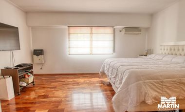 Casa duplex 5 ambientes con baño y toilette playroom jardin pileta quincho 2 cocheras