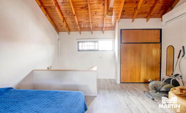 Casa duplex 5 ambientes con baño y toilette playroom jardin pileta quincho 2 cocheras