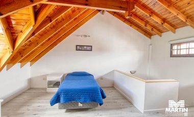 Casa duplex 5 ambientes con baño y toilette playroom jardin pileta quincho 2 cocheras