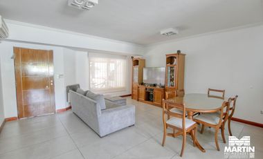 Casa duplex 5 ambientes con baño y toilette playroom jardin pileta quincho 2 cocheras