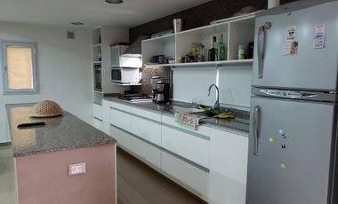 Casa venta  4 dormitorios 3 baños 1 cochera 600 mts 2 totales - Coronel Brandsen