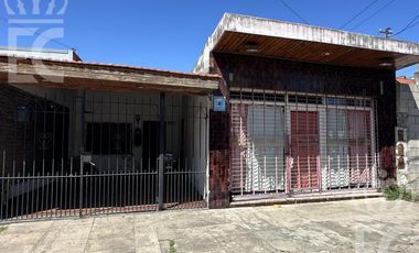 Casa con local en Lanús Oeste para reciclar