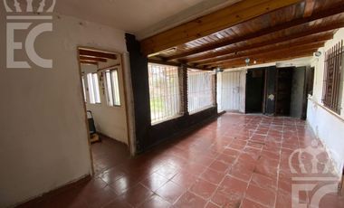 Casa con local en Lanús Oeste para reciclar