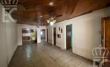 Casa con local en Lanús Oeste para reciclar