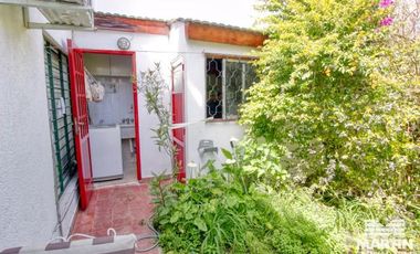 Casa con cuatro dormitorios (dos en suite) y jardín - Martínez