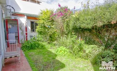 Casa con cuatro dormitorios (dos en suite) y jardín - Martínez